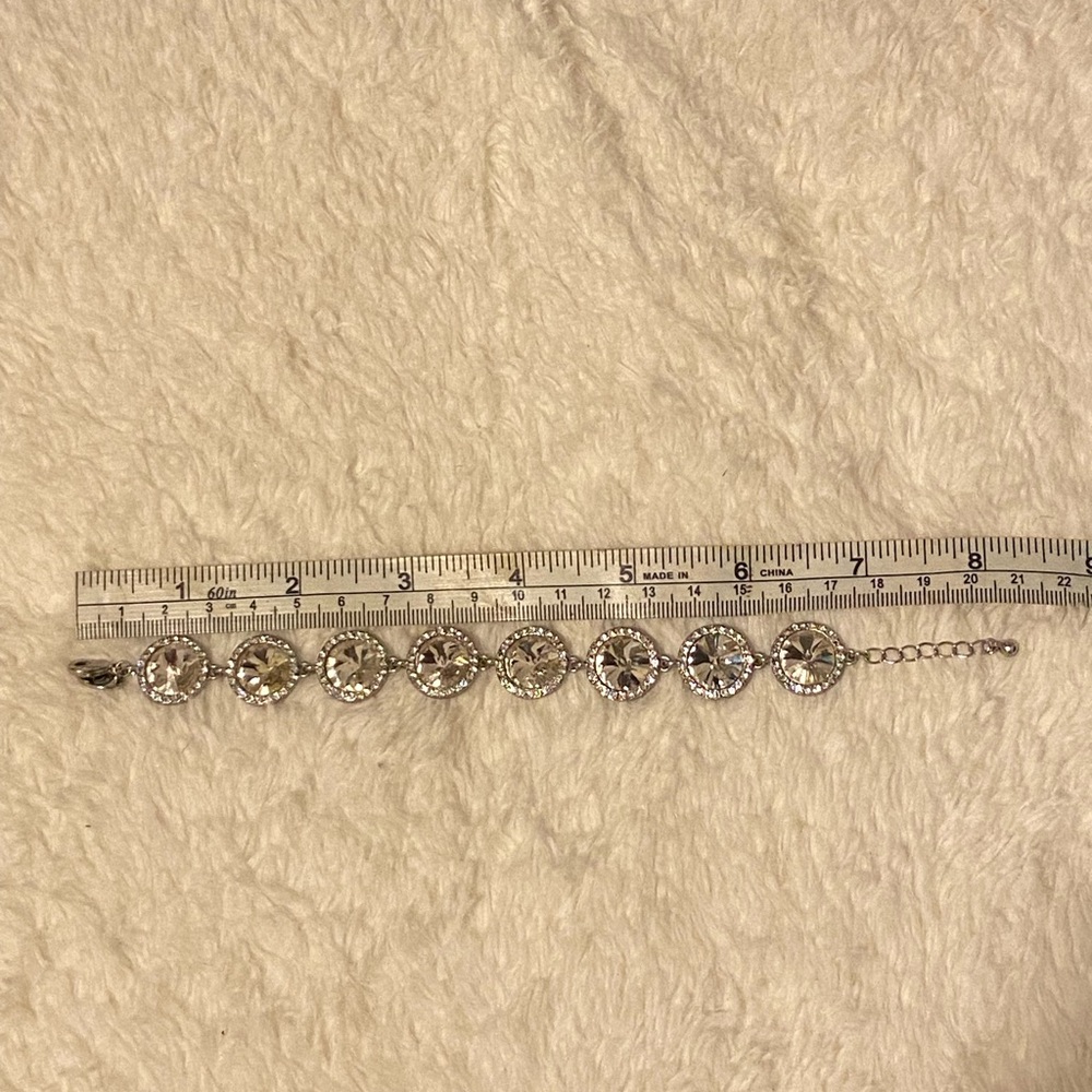 Austrian Crystal Bracelet Silvertone - Picture 2 of 5